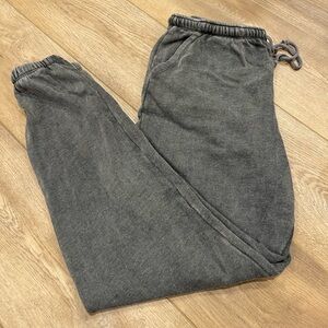 2 pairs sweatpants